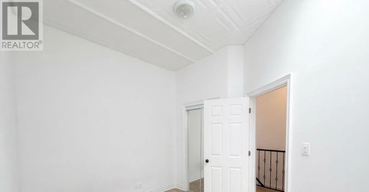 UPR. FR-385 Jane Street, Toronto, ON, M6S 3Z3 - 15