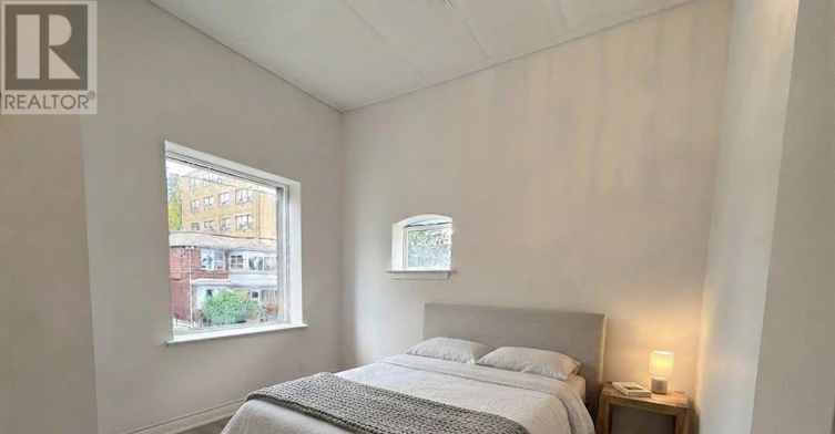 UPR. FR-385 Jane Street, Toronto, ON, M6S 3Z3 - 20