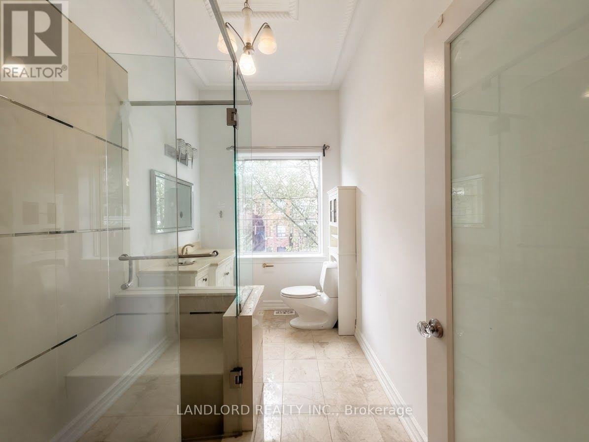 UPR. FR-385 Jane Street, Toronto, ON, M6S 3Z3 - 16