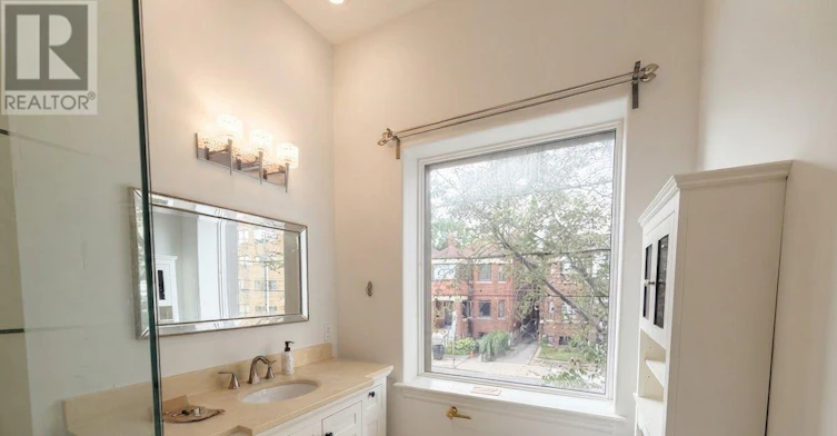 UPR. FR-385 Jane Street, Toronto, ON, M6S 3Z3 - 18