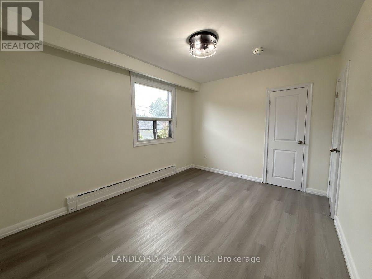 MAIN-46 Montcalm Avenue, Toronto, ON, M6E 4N7 - 28