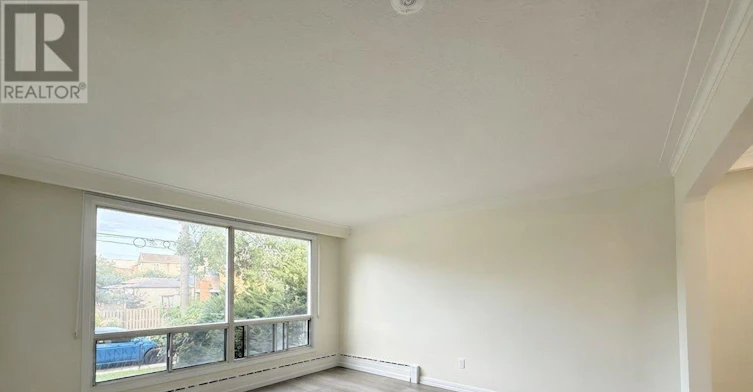 MAIN-46 Montcalm Avenue, Toronto, ON, M6E 4N7 - 6