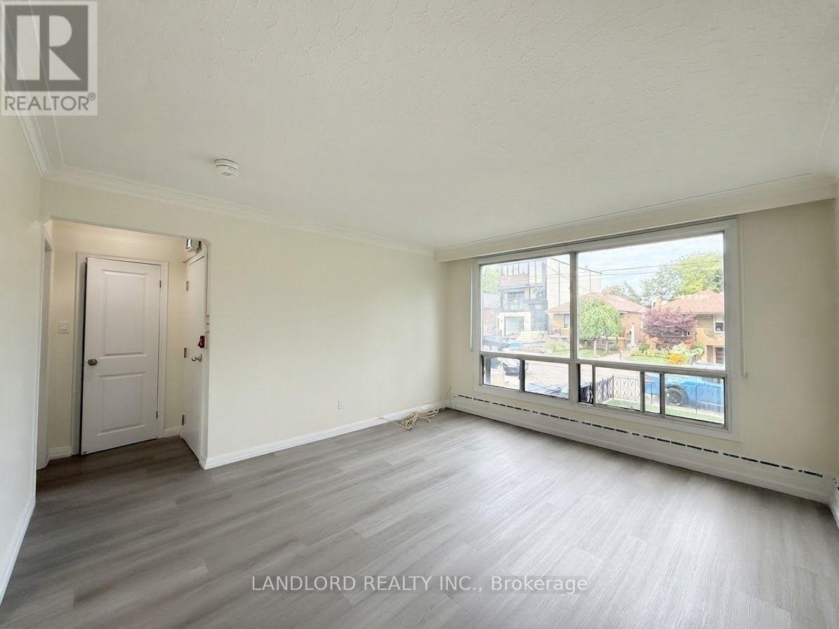MAIN-46 Montcalm Avenue, Toronto, ON, M6E 4N7 - 5