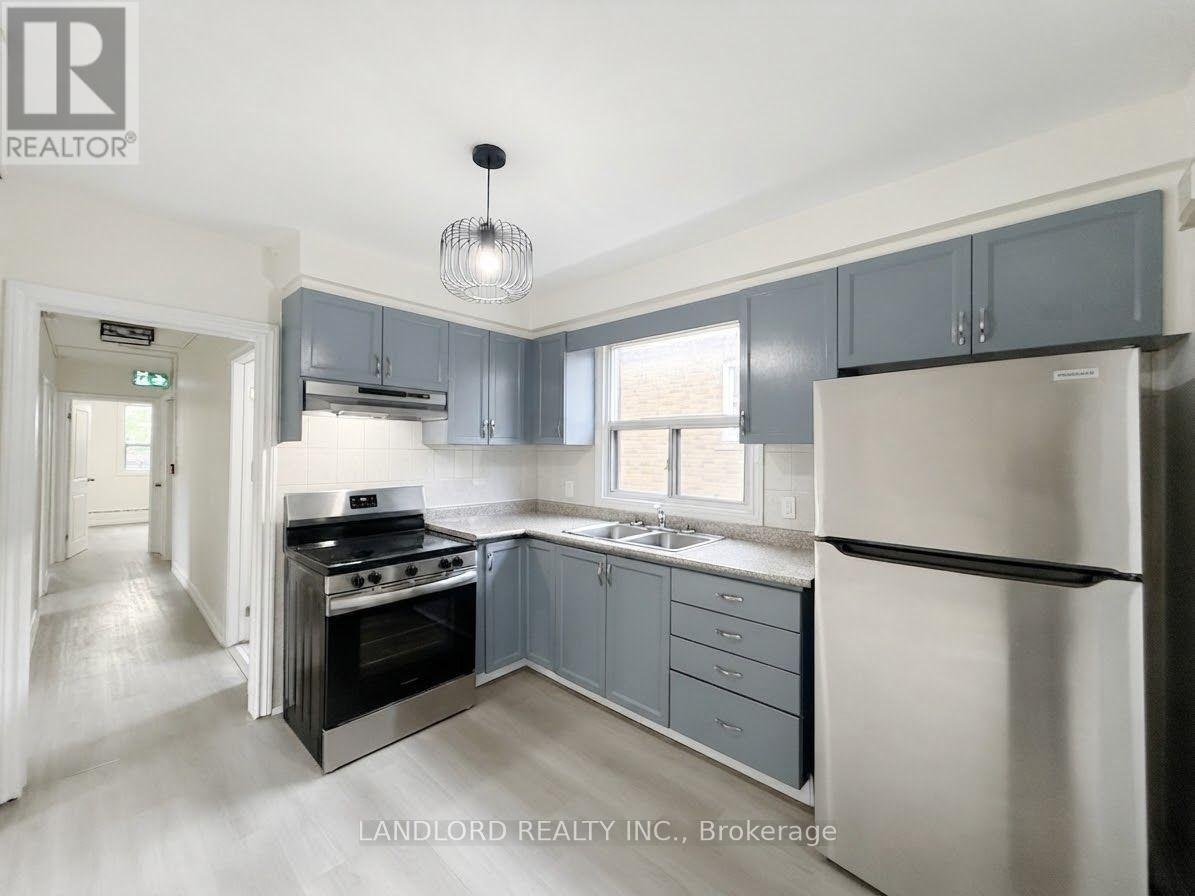 MAIN-46 Montcalm Avenue, Toronto, ON, M6E 4N7