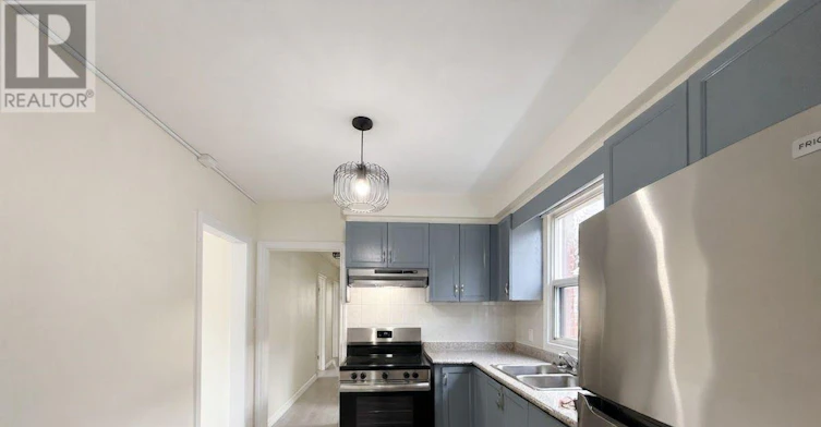 MAIN-46 Montcalm Avenue, Toronto, ON, M6E 4N7 - 2