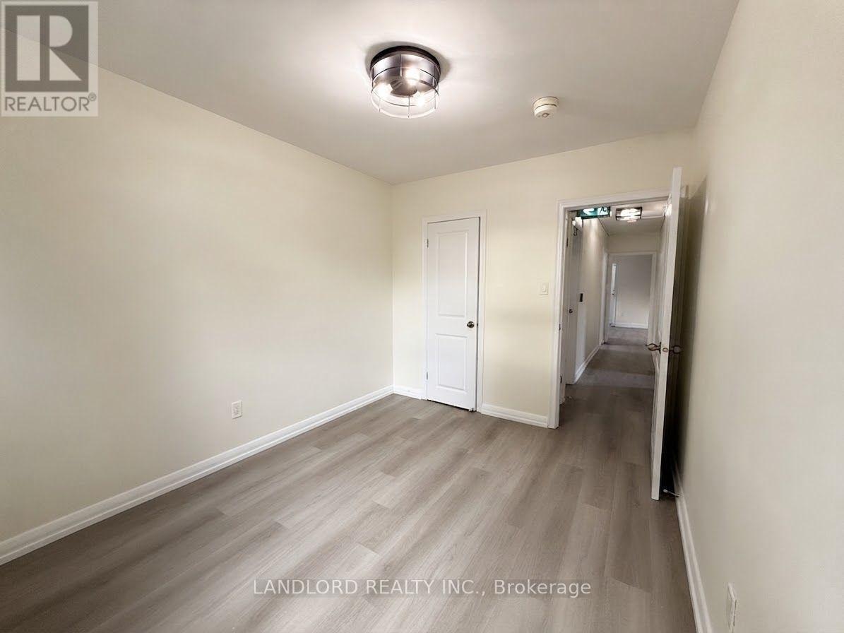 MAIN-46 Montcalm Avenue, Toronto, ON, M6E 4N7 - 24