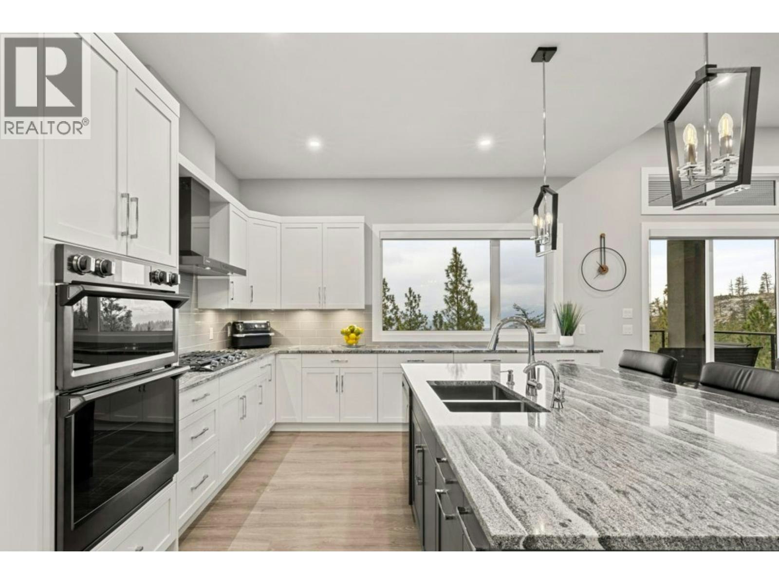 2505 Tallus Heights Drive, West Kelowna, BC, V4T 3M2 - 12