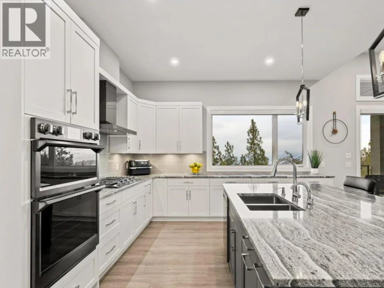 2505 Tallus Heights Drive, West Kelowna, BC, V4T 3M2 - 12