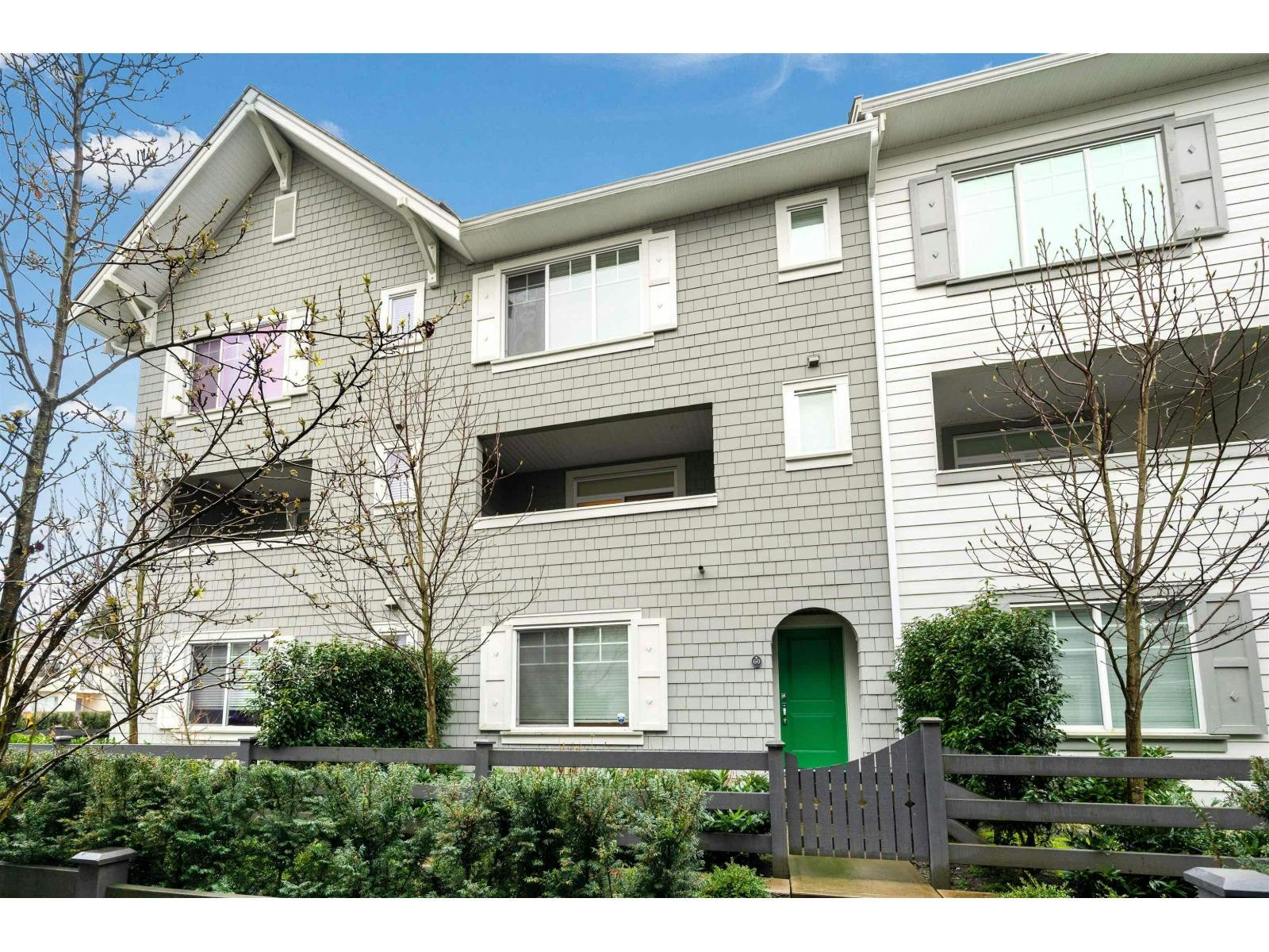 60-15487 99a Avenue, Surrey, BC, V3R 0G9