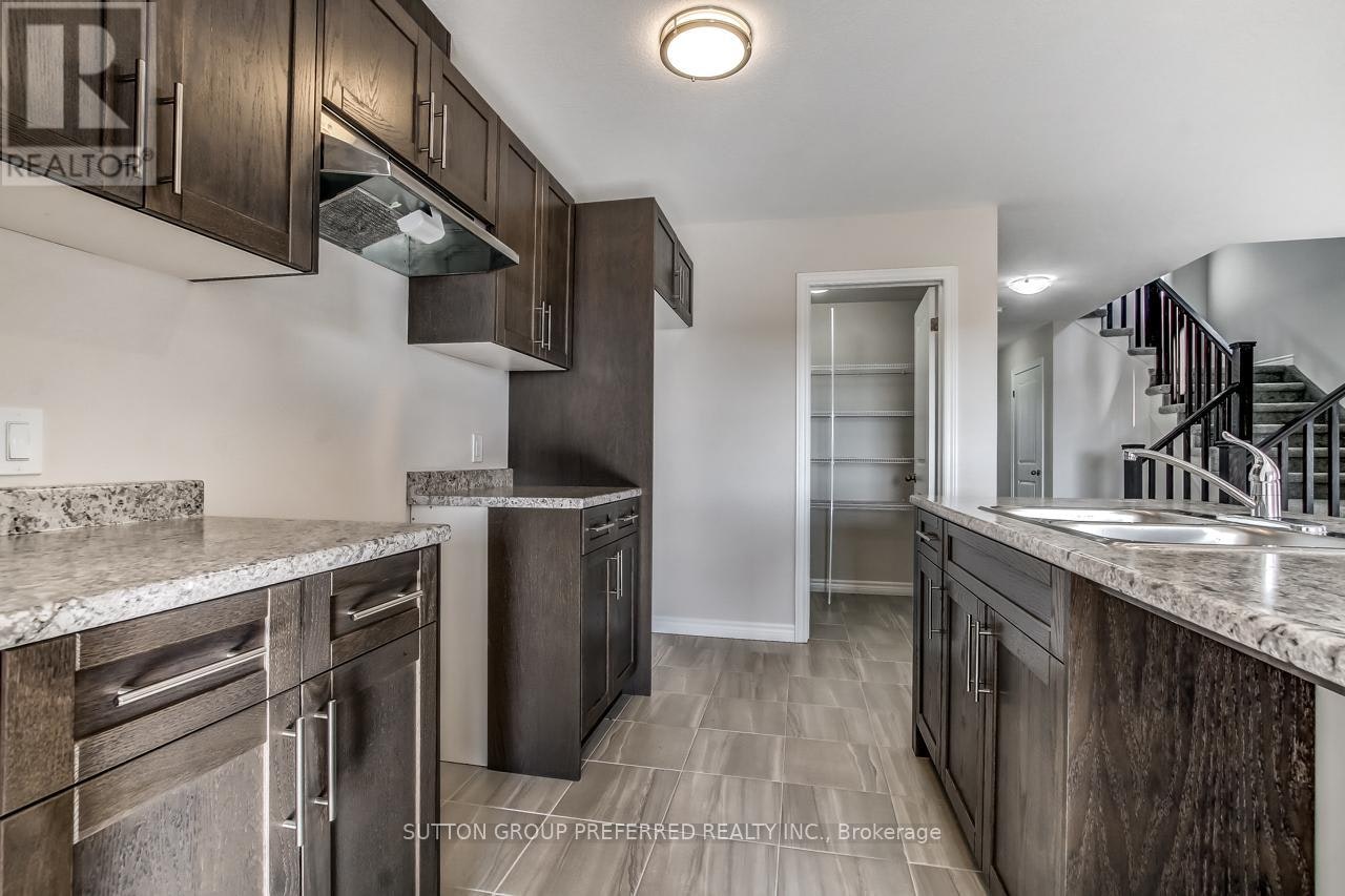 371 Kennington Way, London, ON, N6L 0H4 - 12