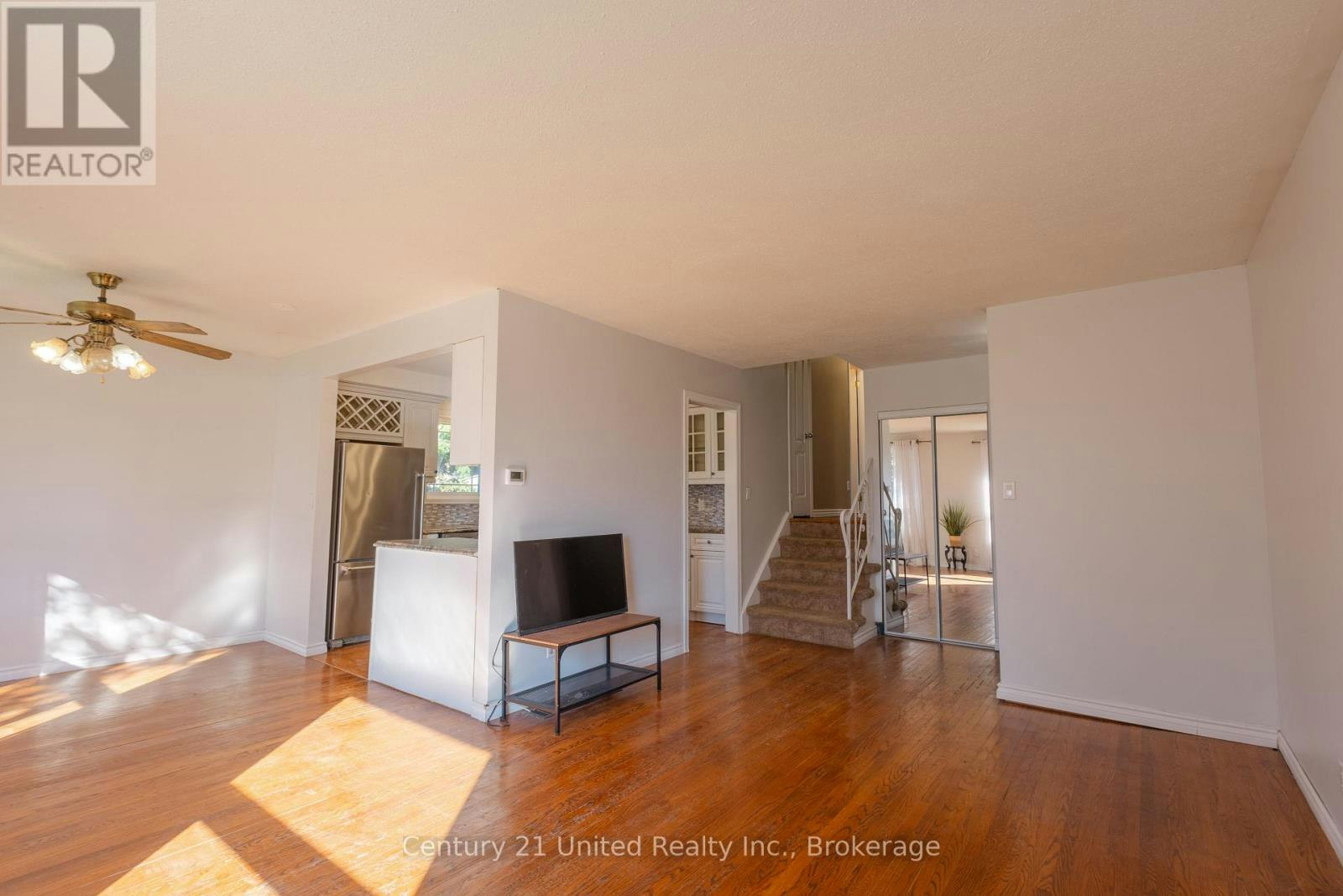 255 Woodward Avenue, Smith-Ennismore-Lakefield, ON, K9L 1K1 - 2