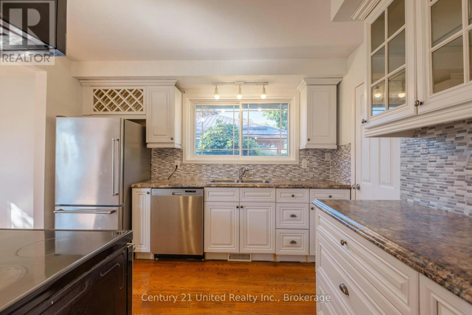 255 Woodward Avenue, Smith-Ennismore-Lakefield, ON, K9L 1K1 - 6