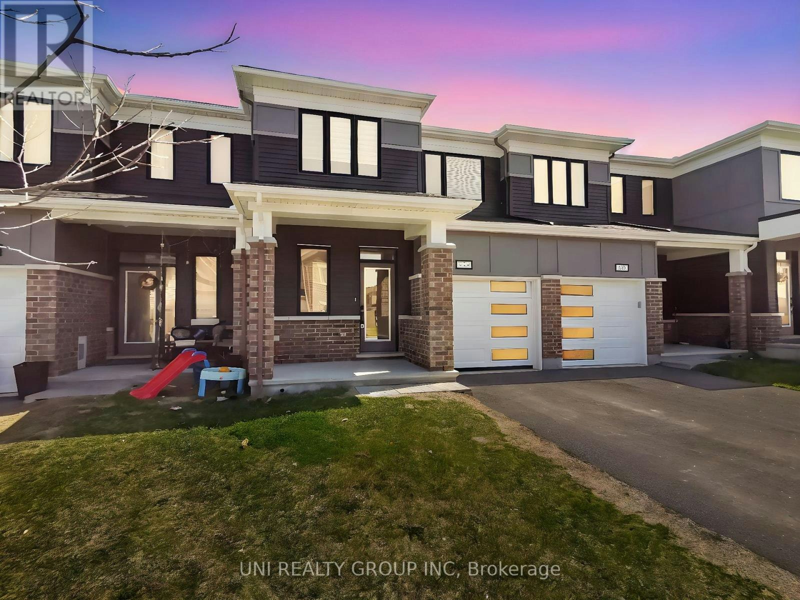 335 Aphelion Crescent, Ottawa, ON, K2J 6N4 - 2