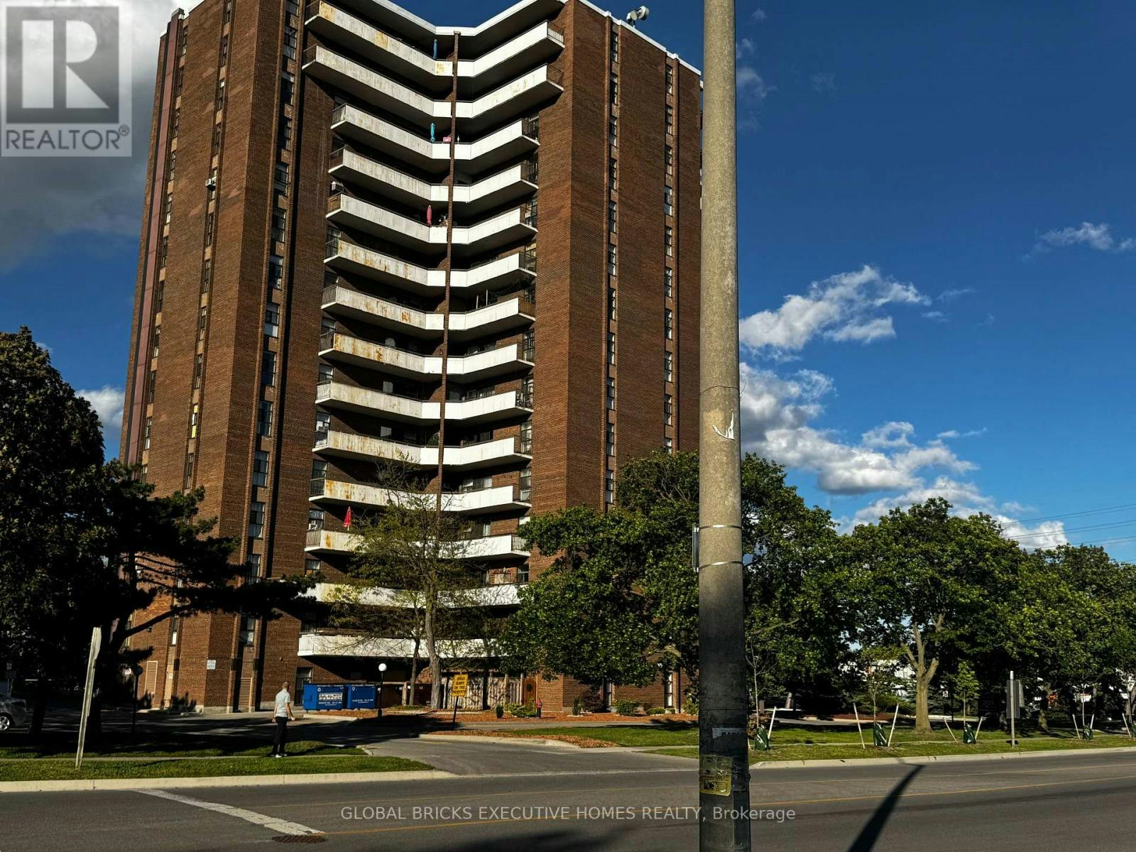 508-3025 Queen Frederica Drive, Mississauga, ON, L4Y 3A1