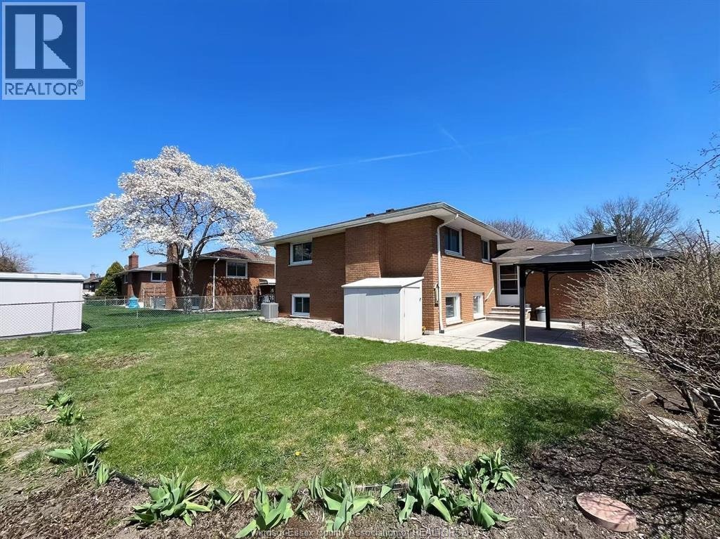 2979 St. Clair Avenue, Windsor, ON, N9E 4A1 - 19
