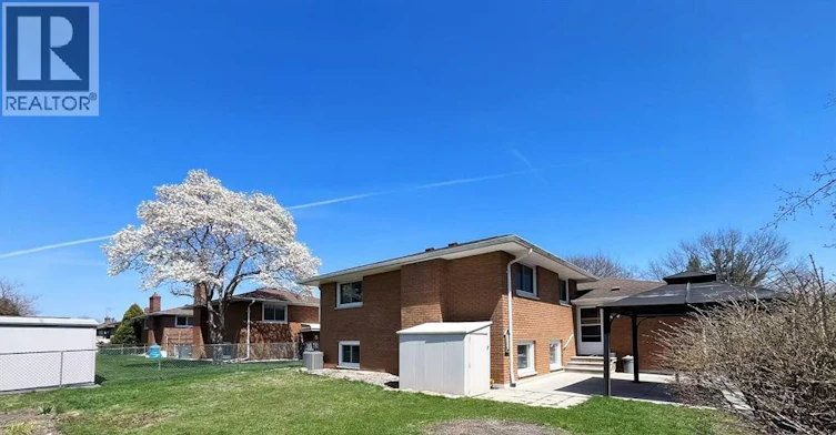 2979 St. Clair Avenue, Windsor, ON, N9E 4A1 - 19
