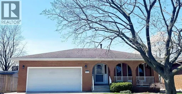2979 St. Clair Avenue, Windsor, ON, N9E 4A1