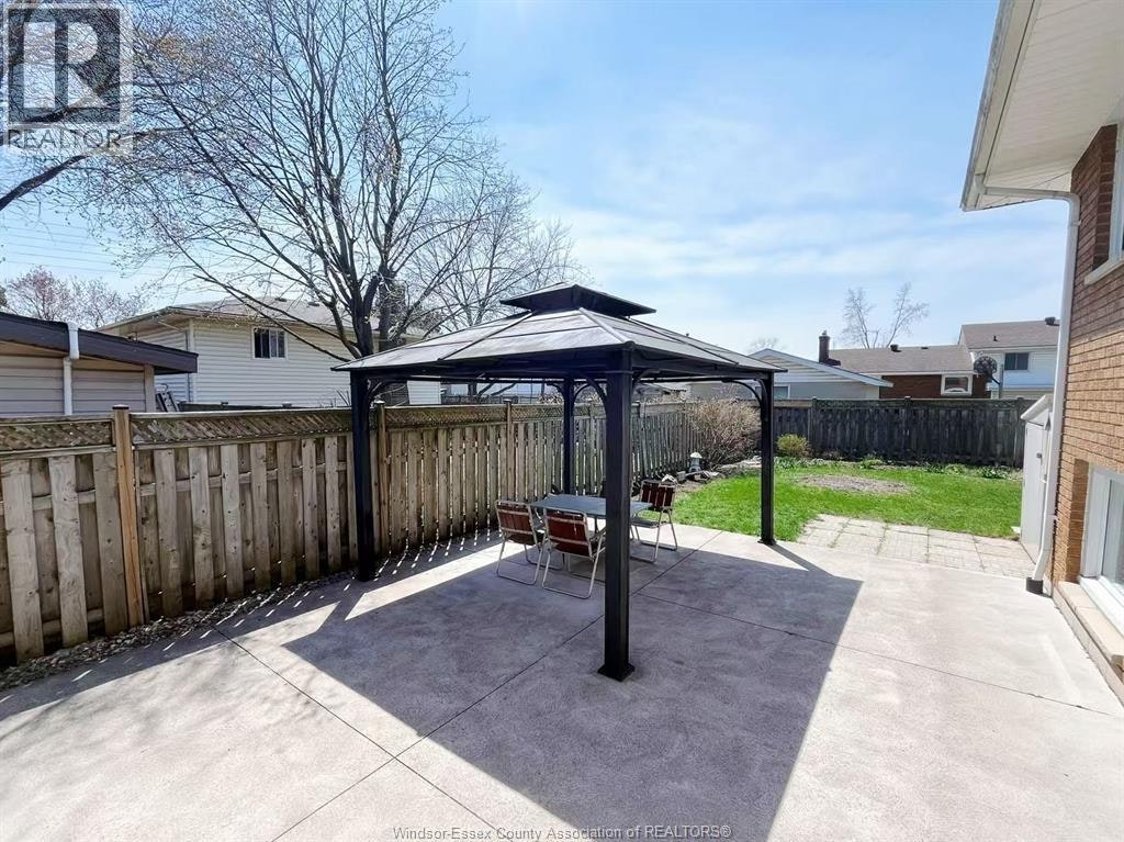 2979 St. Clair Avenue, Windsor, ON, N9E 4A1 - 17