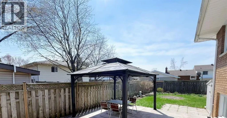 2979 St. Clair Avenue, Windsor, ON, N9E 4A1 - 17