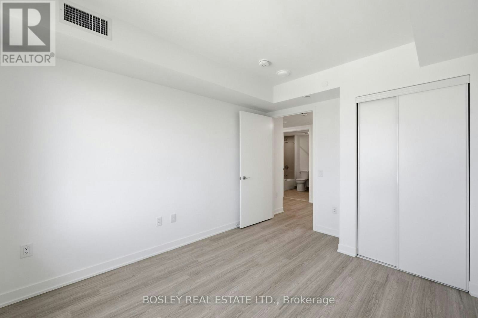 2302-15 David Salomon Drive, Toronto, ON, M3C 0T2 - 16