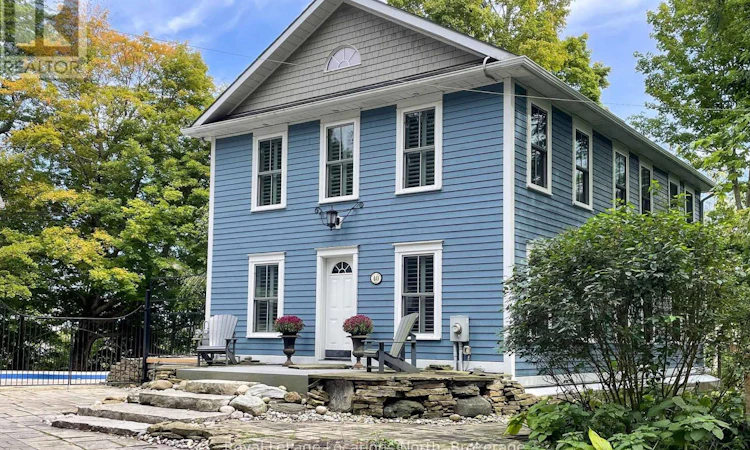 40 Alice Street E