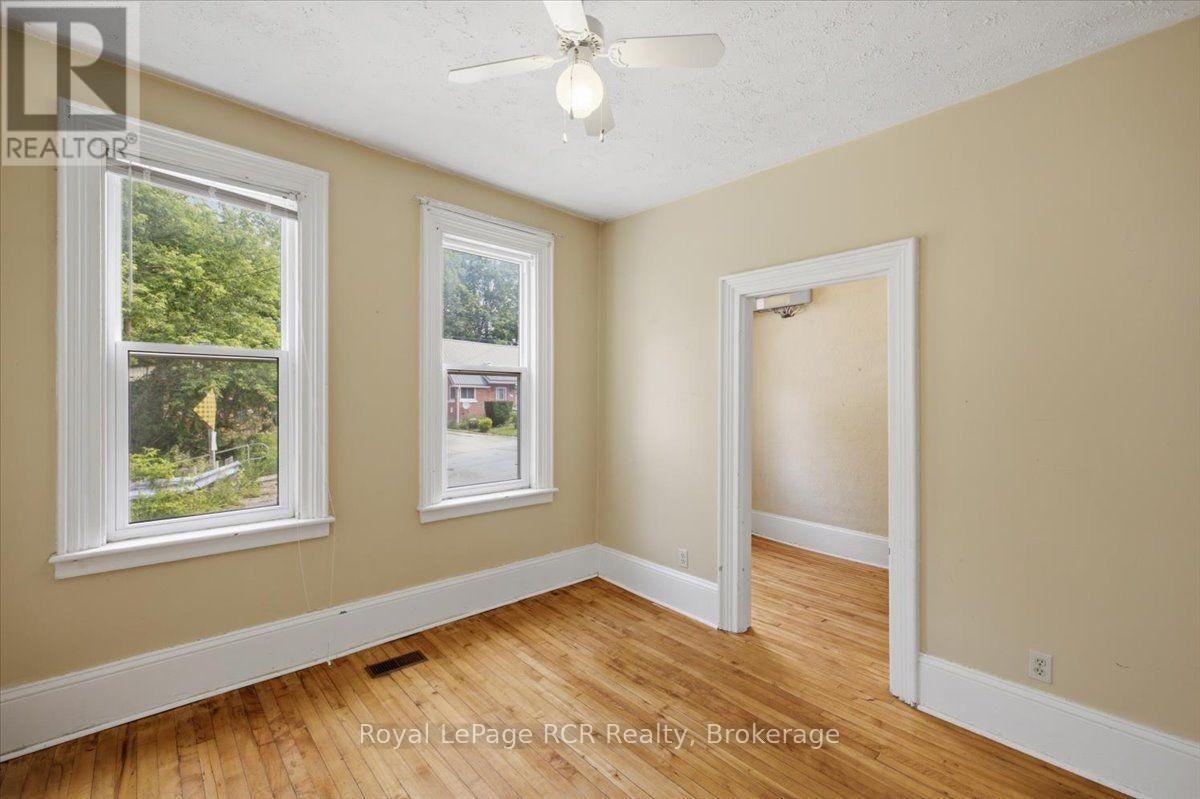 565 7th A Street E, Owen Sound, ON, N4K 1K4 - 4