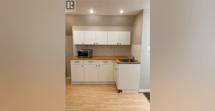 UPPER-110 Hess Street S, Hamilton, ON, L8P 3N5 - 2