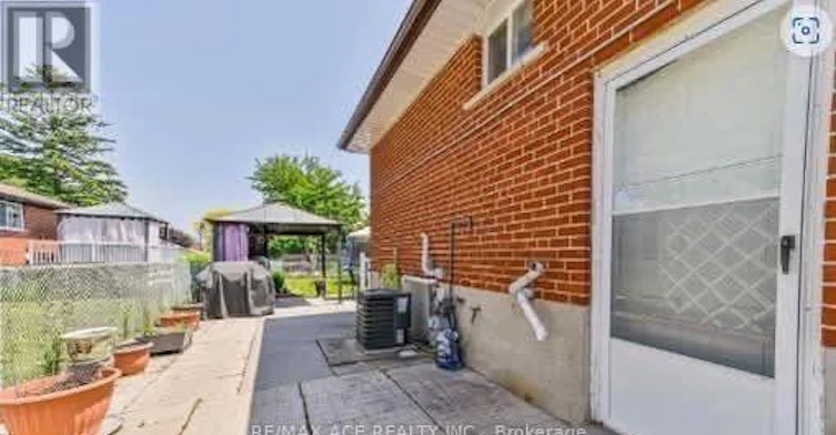 BSMT-127 Poplar Road, Toronto, ON, M1E 1Z5 - 2