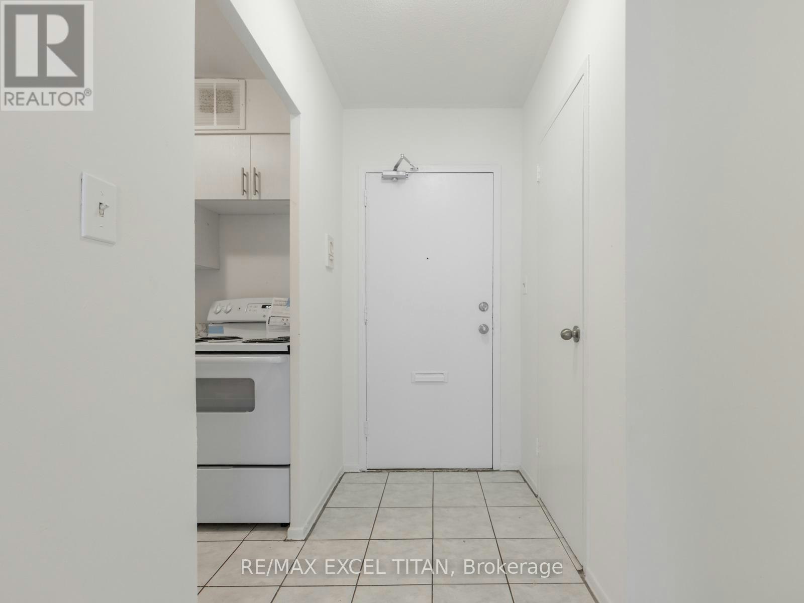 801-1385 Midland Avenue, Toronto, ON, M1P 3B8 - 18