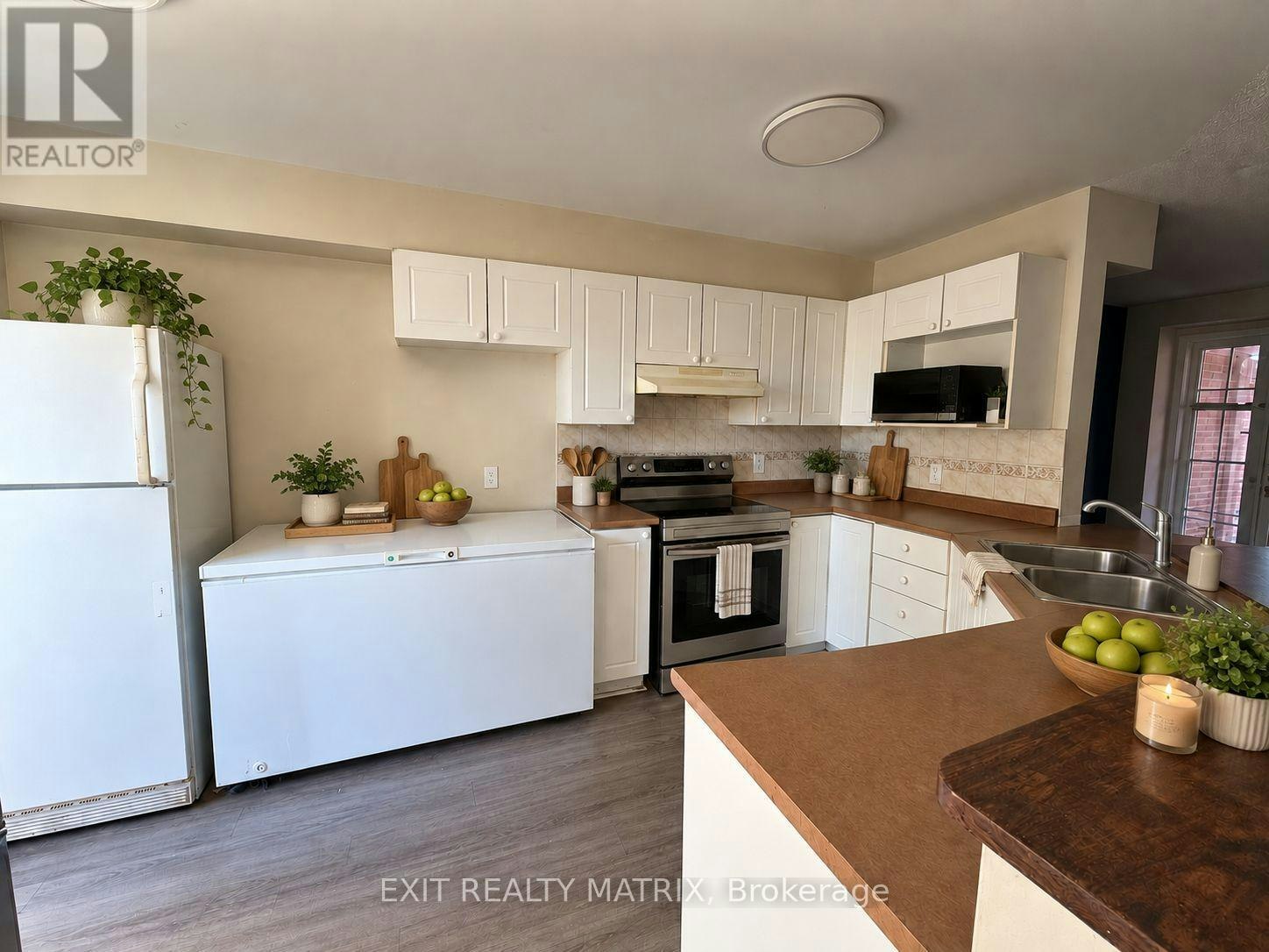 155 Margrave Avenue, Ottawa, ON, K1T 3X7 - 2