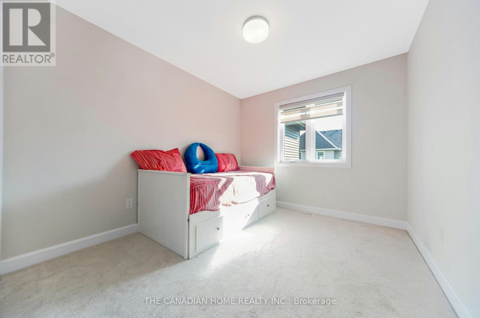 921 Clarkia Street, Ottawa, ON, K1T 0Y2 - 12