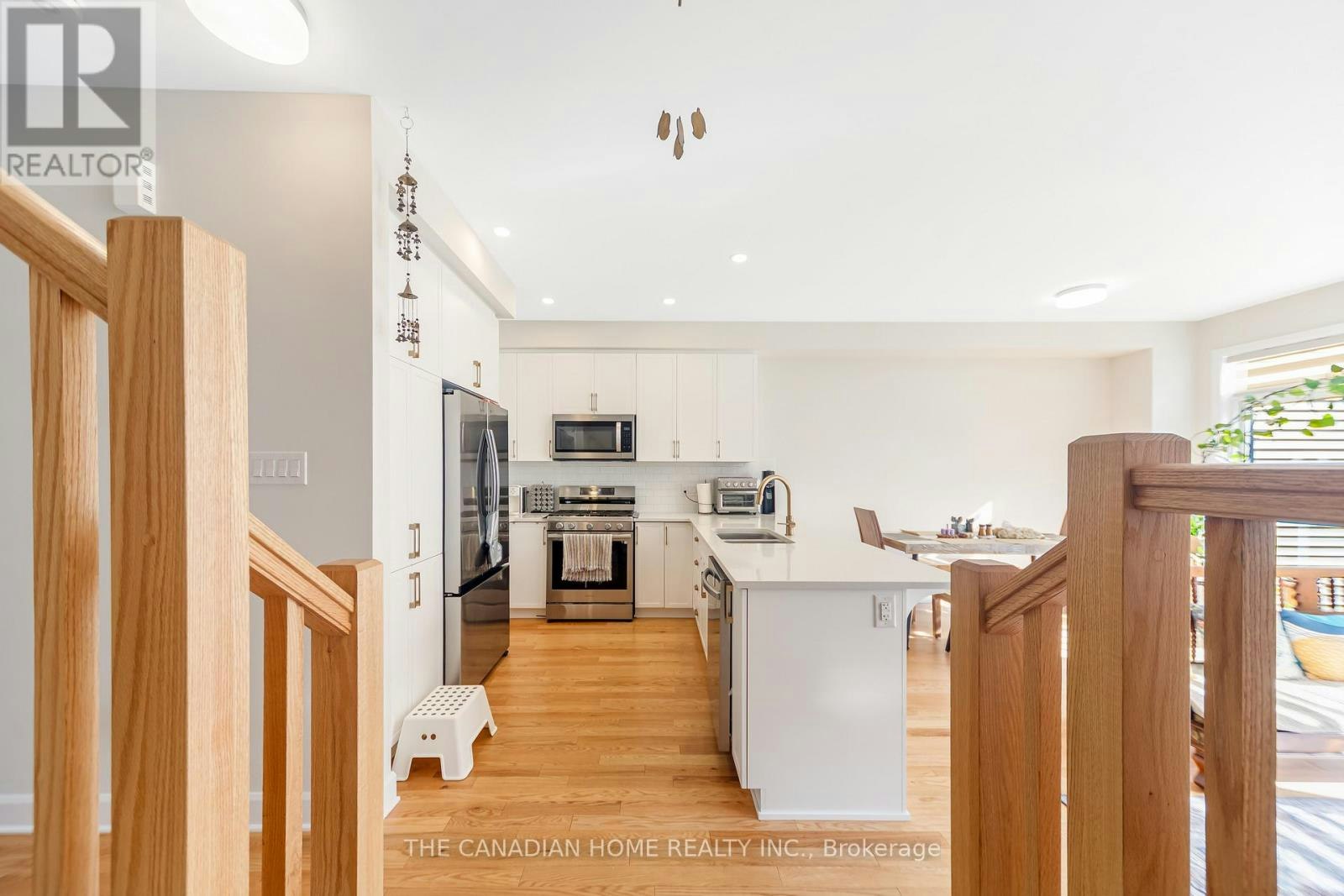 921 Clarkia Street, Ottawa, ON, K1T 0Y2 - 5