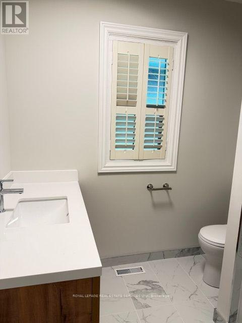 9 Stockbridge Avenue N, Toronto, ON, M8Z 4M6 - 9