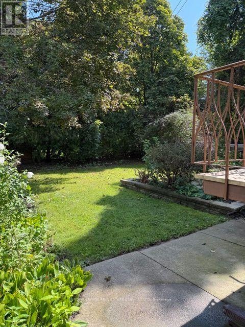 9 Stockbridge Avenue N, Toronto, ON, M8Z 4M6 - 13