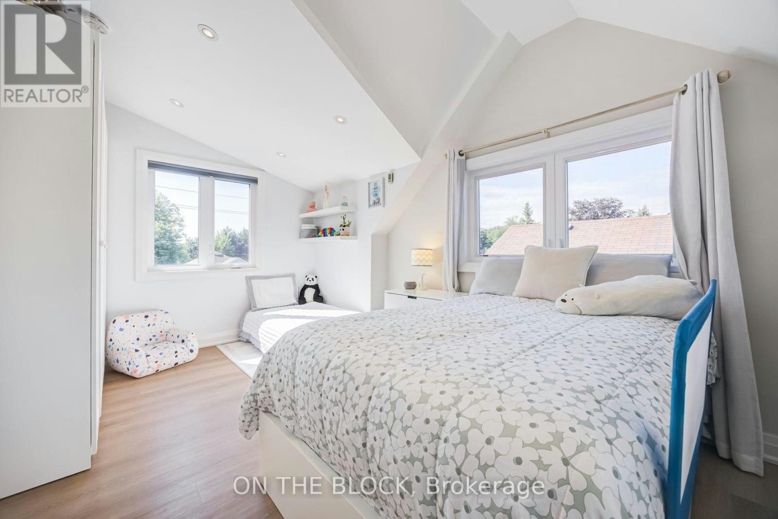122 Allenby Avenue, Toronto, ON, M9W 1T3 - 13