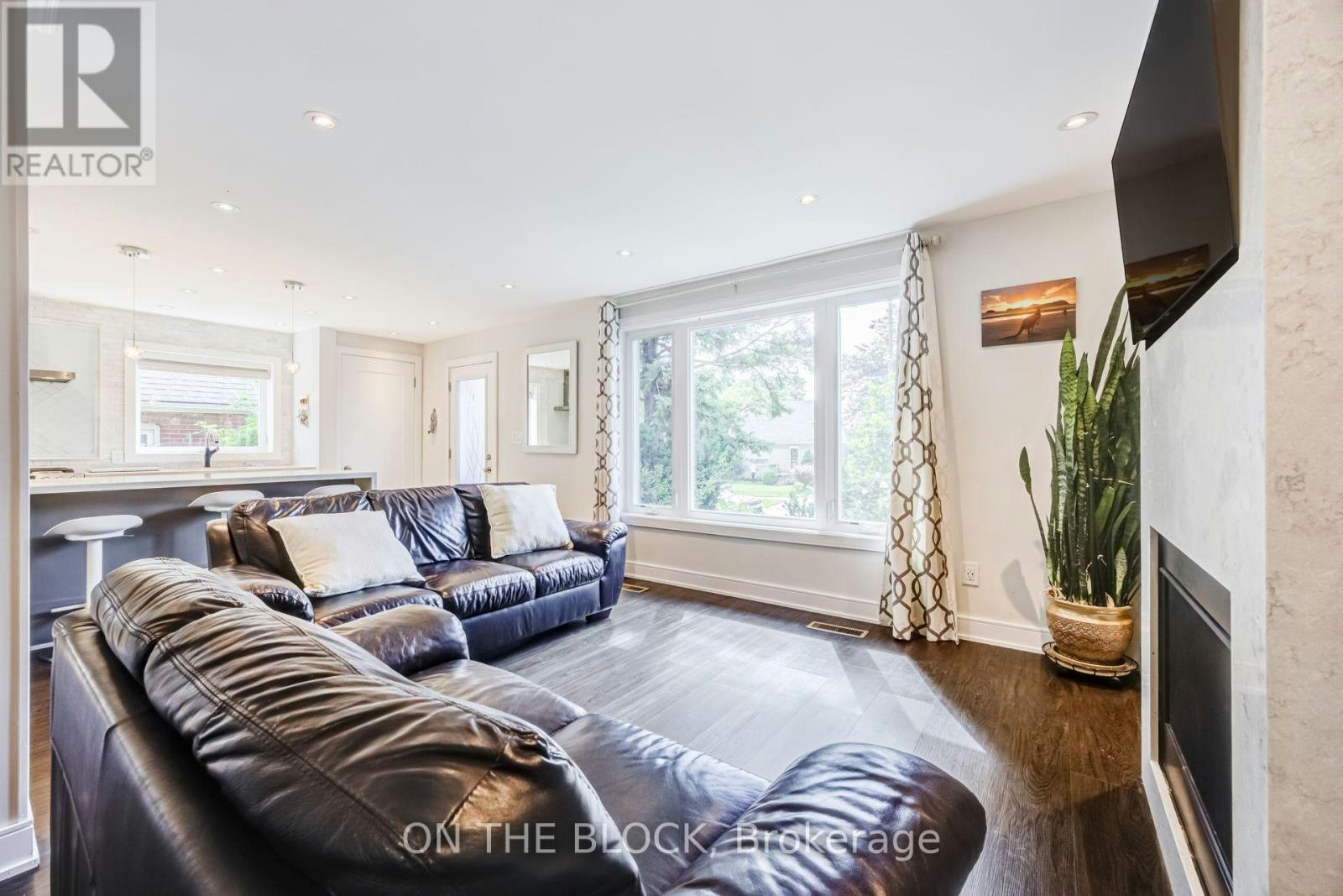 122 Allenby Avenue, Toronto, ON, M9W 1T3 - 7
