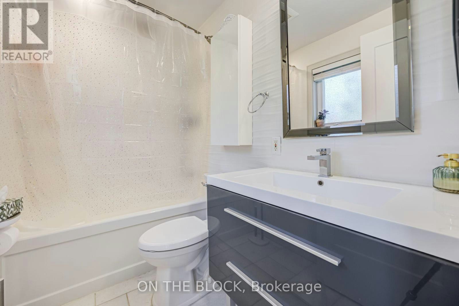 122 Allenby Avenue, Toronto, ON, M9W 1T3 - 11