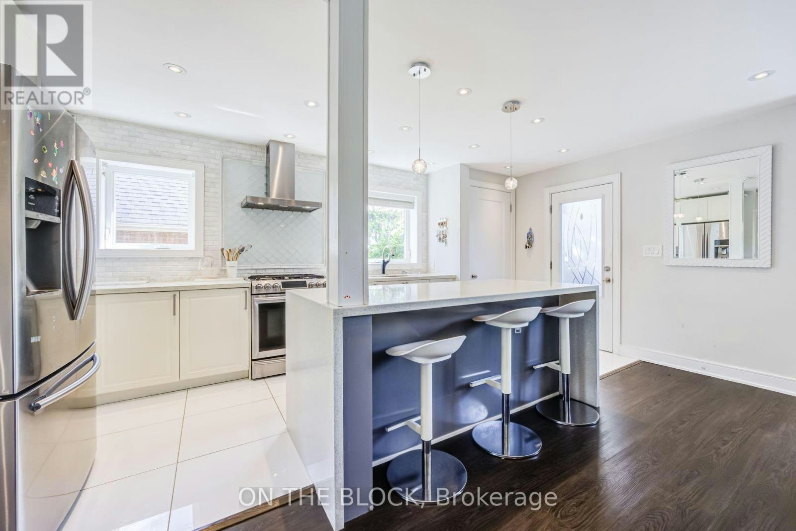 122 Allenby Avenue, Toronto, ON, M9W 1T3 - 4