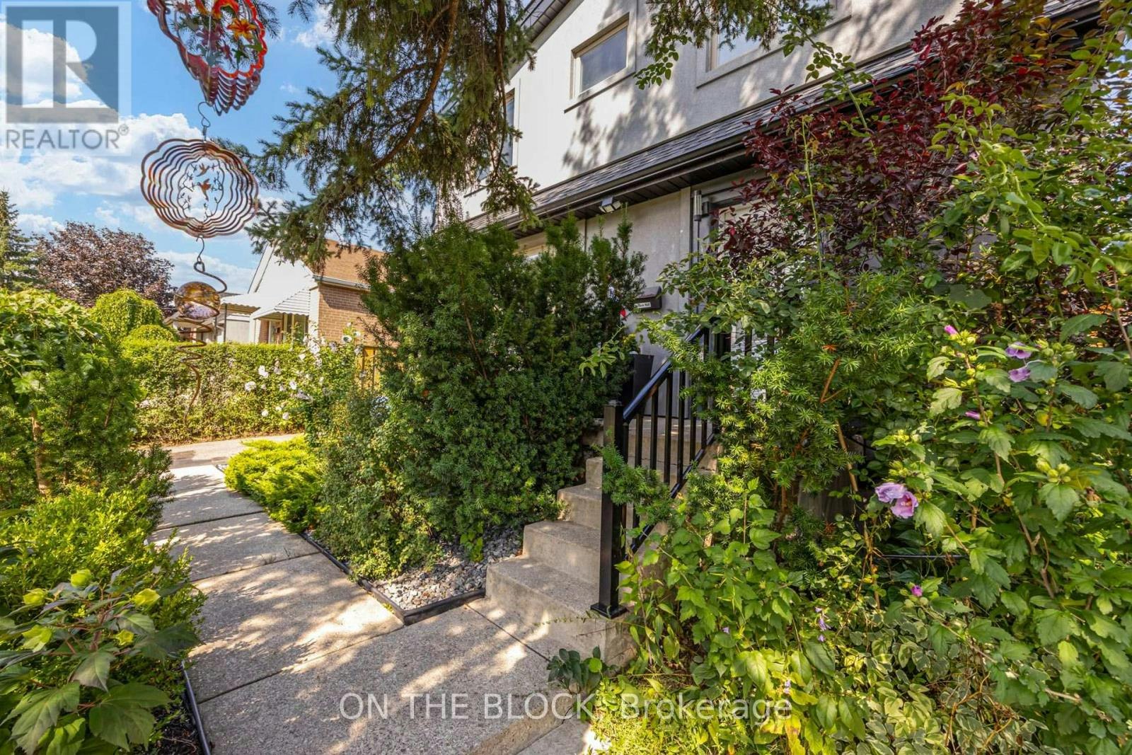 122 Allenby Avenue, Toronto, ON, M9W 1T3 - 2