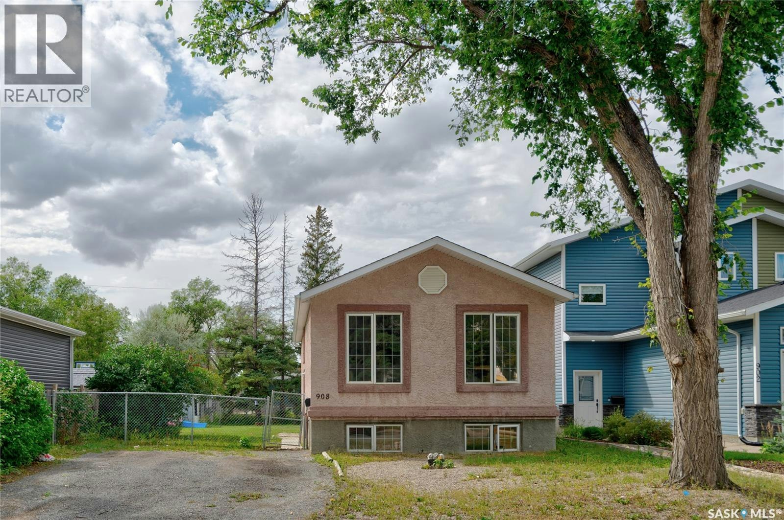 908 Connaught Street, Regina, SK, S4T 4S6
