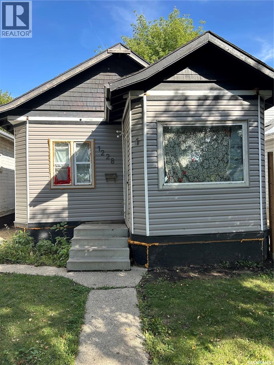 1228 G Avenue N, Saskatoon, SK, S7L 2A4