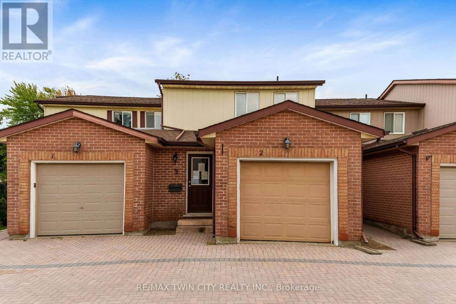 2-25 Valleyview Road, Kitchener, ON, N2E 1L5