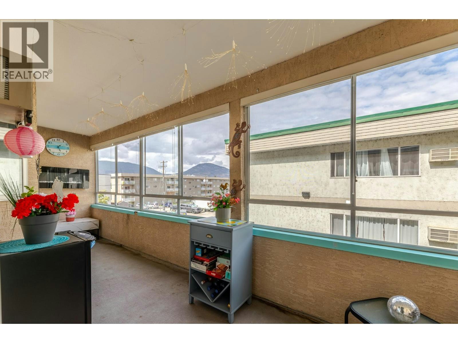 204-865 Main Street, Penticton, BC, V2A 5E3 - 12