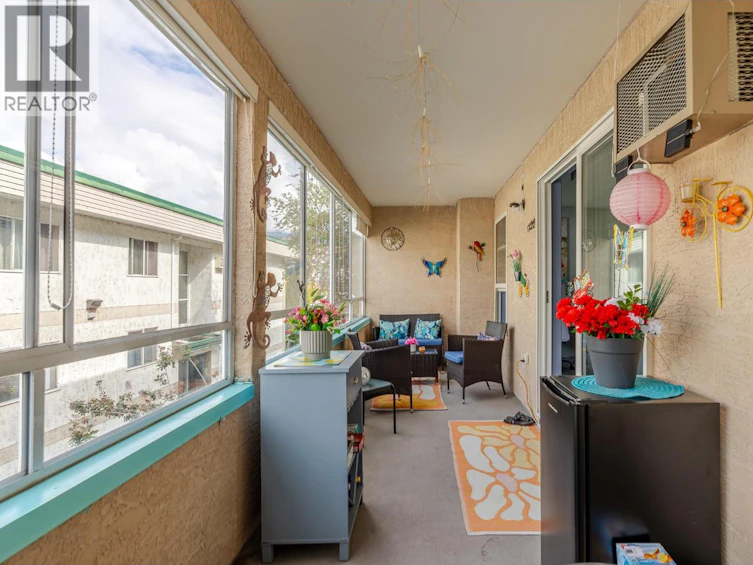 204-865 Main Street, Penticton, BC, V2A 5E3 - 13