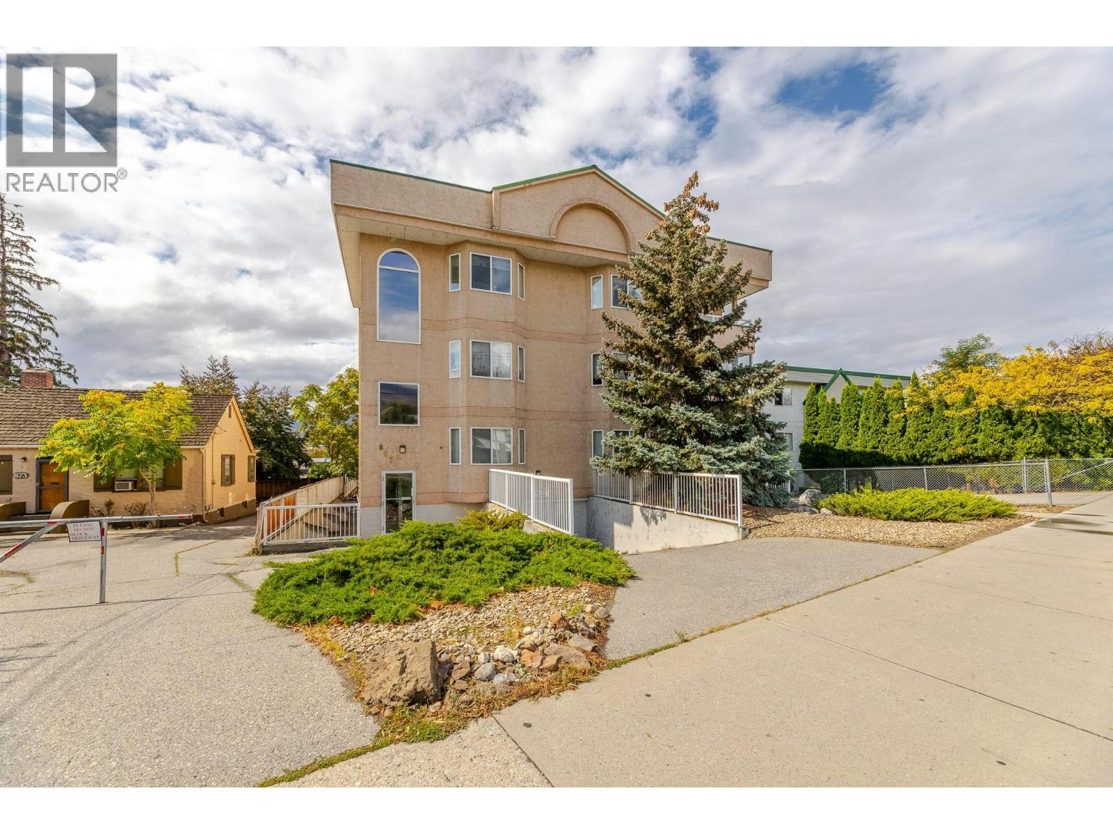 204-865 Main Street, Penticton, BC, V2A 5E3 - 30