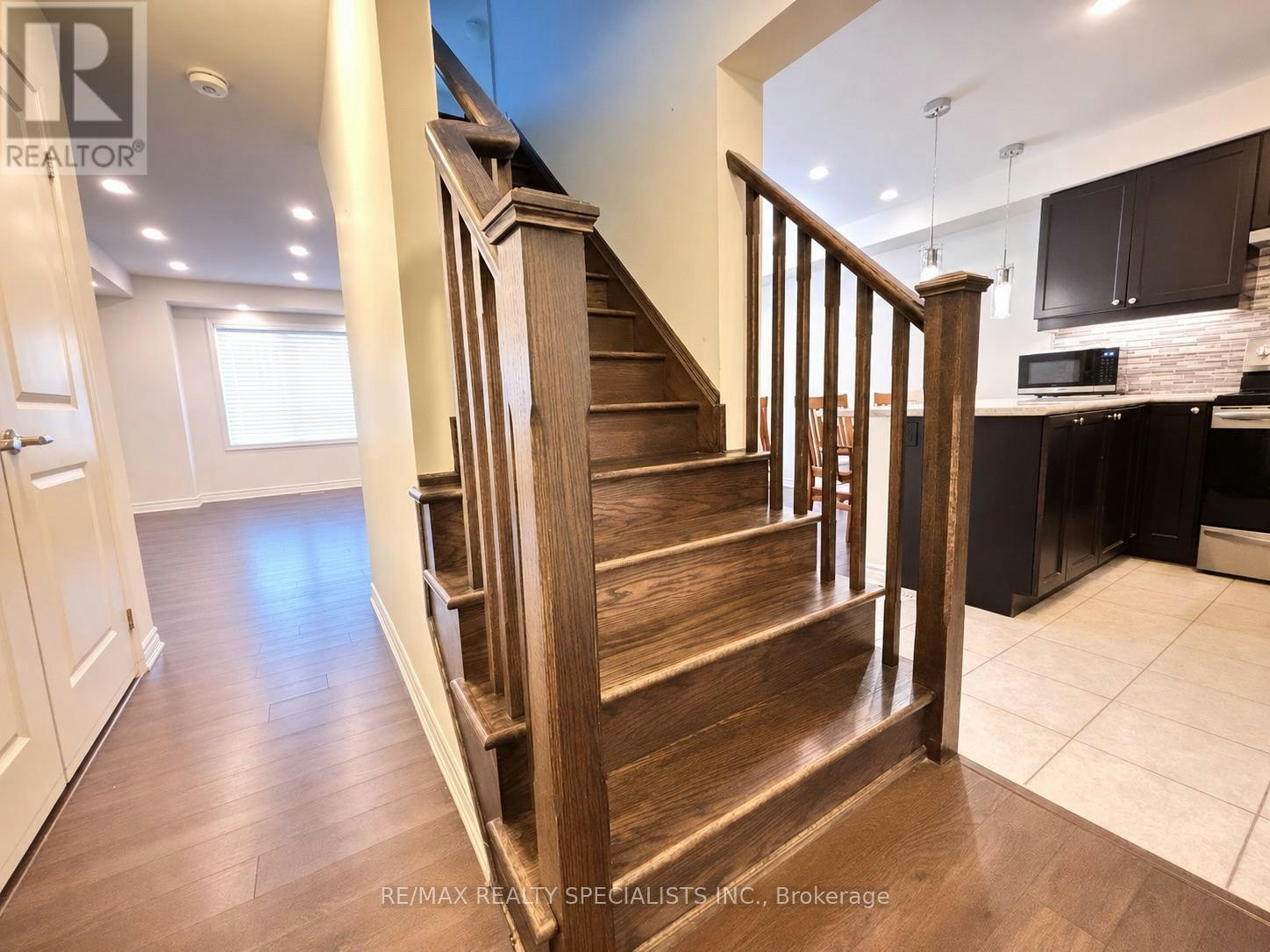 127 Frost Court, Milton, ON, L9E 1G2 - 6