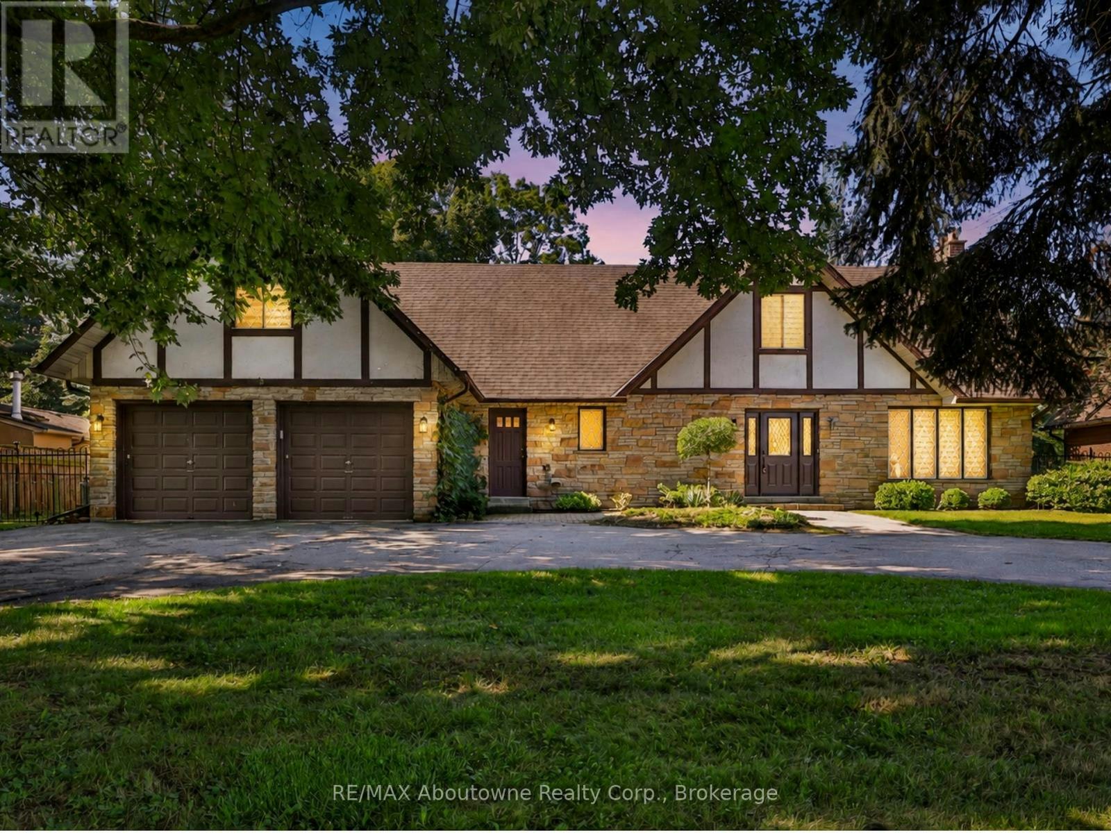 30 Birkbank Drive