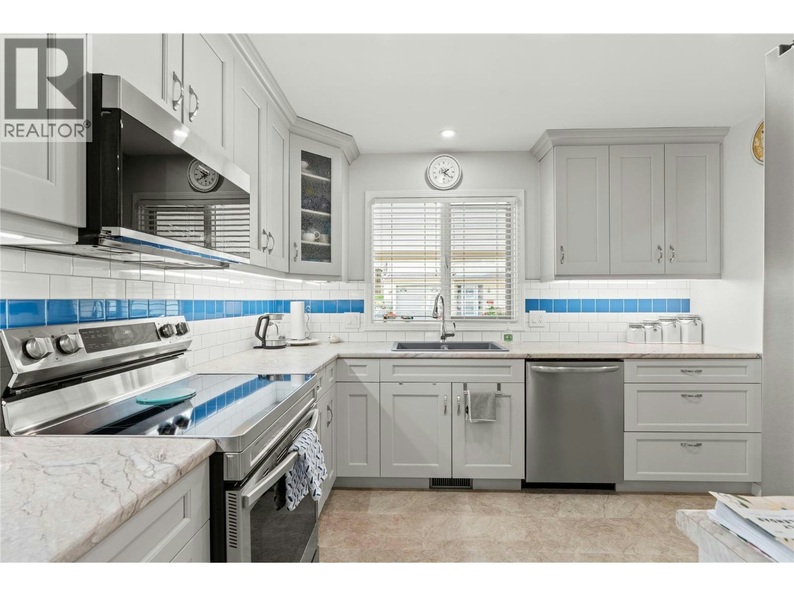 17-3850 Argyle Avenue - 5