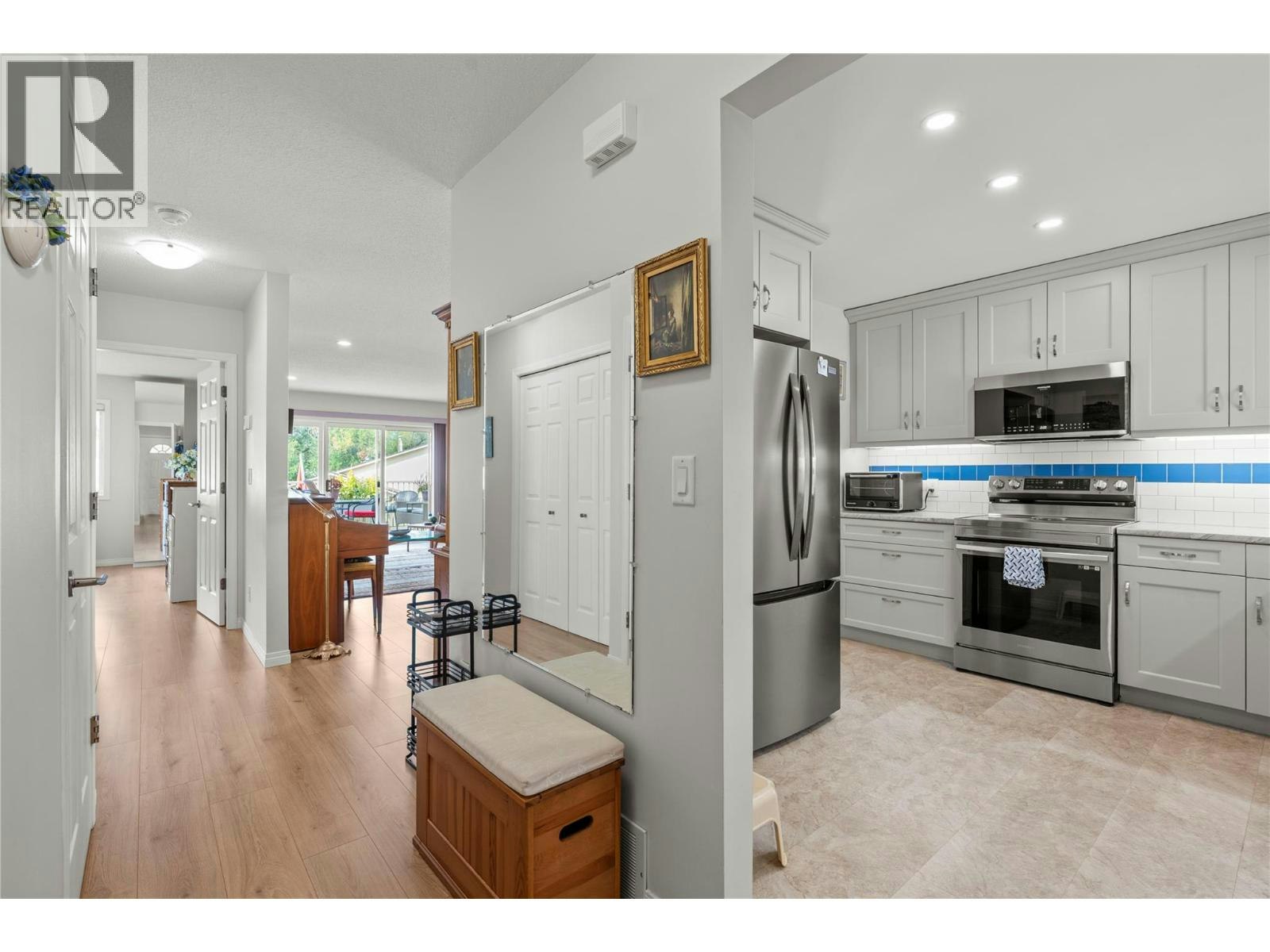 17-3850 Argyle Avenue - 3