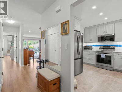 17-3850 Argyle Avenue - 3